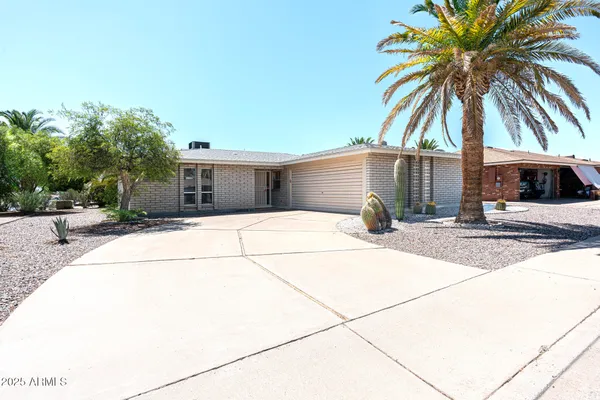 Property Slideshow image 2 of 40 | 1050 s roanoke, Mesa, AZ, 85206