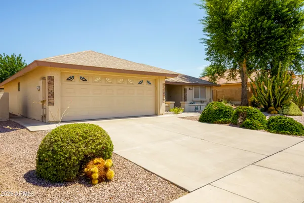 Property Slideshow image 2 of 20 | 11056 e neville ave, Mesa, AZ, 85209