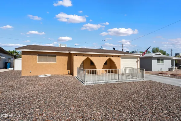 Property Slideshow image 3 of 30 | 1511 s grand dr, Apache Junction, AZ, 85120
