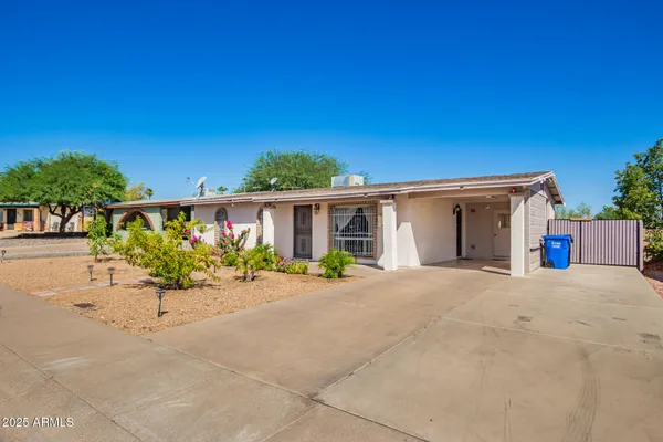 Property Slideshow image 2 of 31 | 15618 n 21st st, Phoenix, AZ, 85022