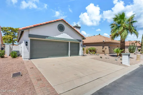 Property Slideshow image 3 of 53 | 10914 e navajo dr, Sun Lakes, AZ, 85248