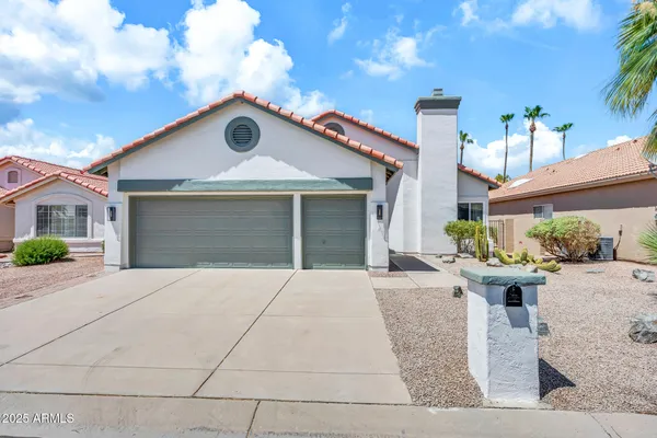 Property Slideshow image 2 of 53 | 10914 e navajo dr, Sun Lakes, AZ, 85248