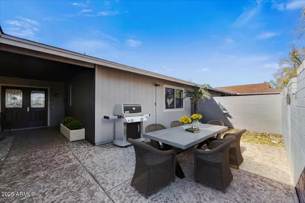 Property Slideshow image 3 of 28 | 18410 n 104th ave, Sun City, AZ, 85373