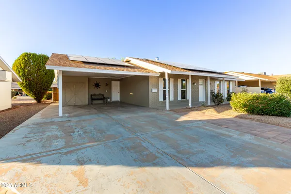 Property Slideshow image 3 of 31 | 10166 w cinnebar ave, Sun City, AZ, 85351