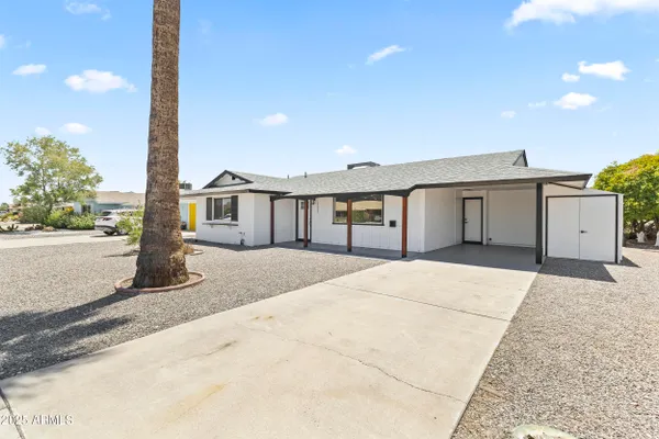 Property Slideshow image 2 of 55 | 10423 w monterosa dr, Sun City, AZ, 85351