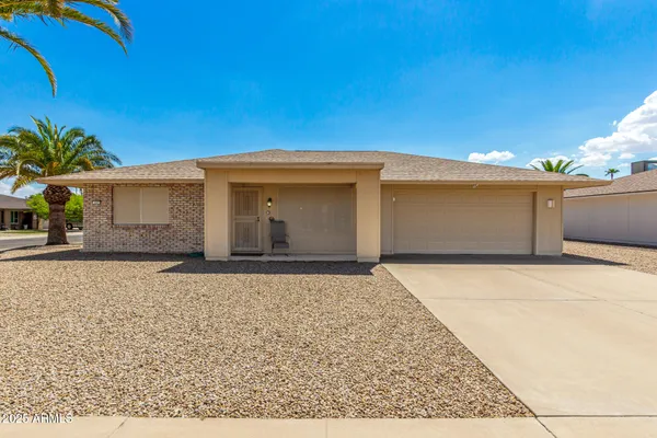 Property Slideshow image 2 of 46 | 9321 w willowbrook dr, Sun City, AZ, 85373
