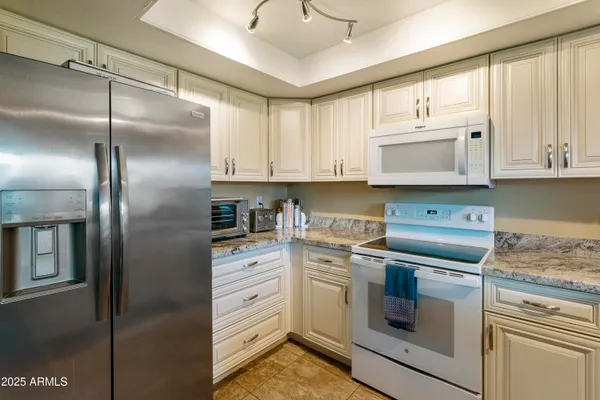 Property Slideshow image 3 of 37 | 633 s 77th st, Mesa, AZ, 85208