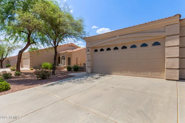 Property Slideshow image 2 of 34 | 2101 s yellow wood 77, Mesa, AZ, 85209