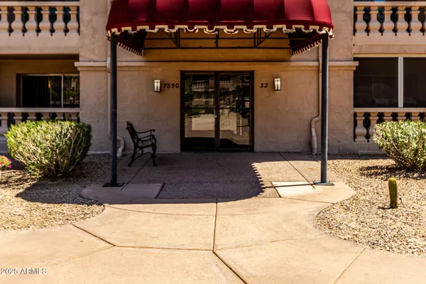Property Slideshow image 3 of 35 | 7850 e camelback rd unit 101, Scottsdale, AZ, 85251