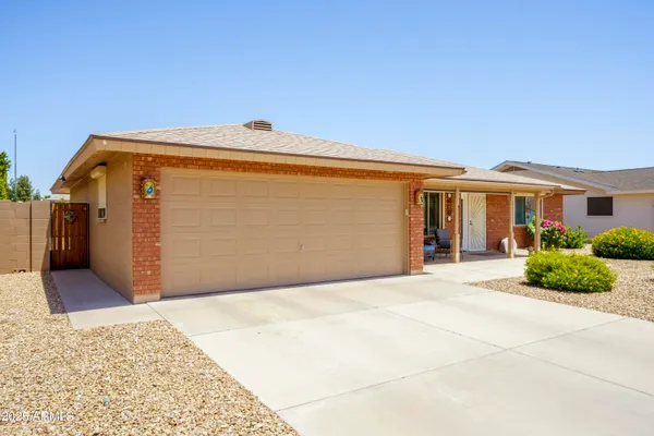 Property Slideshow image 2 of 27 | 7842 e navarro ave, Mesa, AZ, 85209