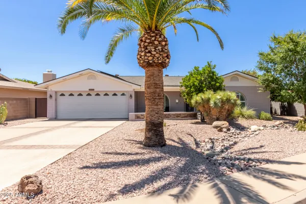 Property Slideshow image 2 of 35 | 4529 e farmdale cir, Mesa, AZ, 85206