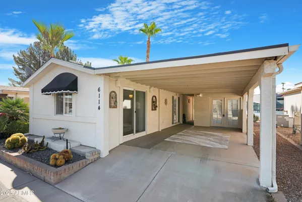 Property Slideshow image 3 of 55 | 6114 s sawgrass dr, Chandler, AZ, 85249