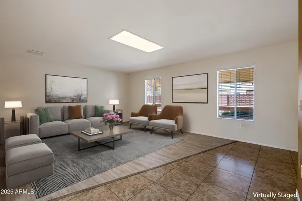 Property Slideshow image 3 of 36 | 9425 w rolling hills dr, Sun City, AZ, 85351