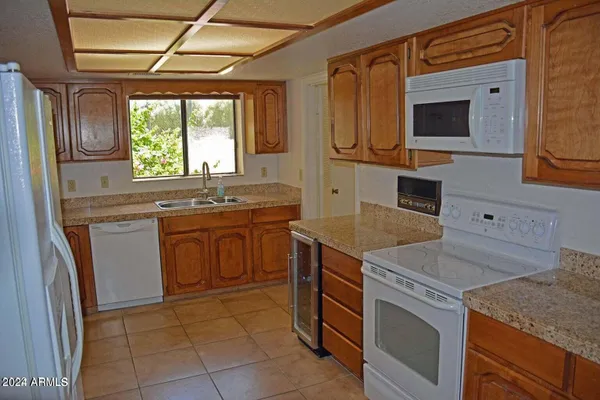 Property Slideshow image 3 of 16 | 7435 e sundance trl 403, Carefree, AZ, 85377