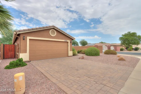 Property Slideshow image 3 of 50 | 1295 n lantana pl, Casa Grande, AZ, 85122