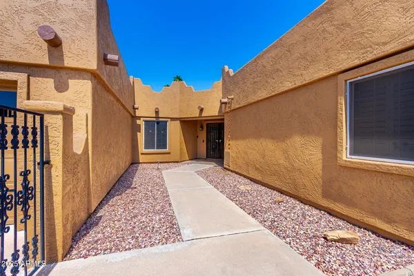 Property Slideshow image 3 of 56 | 11114 w palmeras dr, Sun City, AZ, 85373