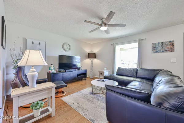 Property Slideshow image 2 of 35 | 10207 w prairie hills cir, Sun City, AZ, 85351