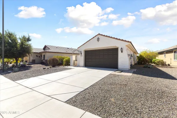 Property Slideshow image 3 of 33 | 26141 w vista north dr, Buckeye, AZ, 85396