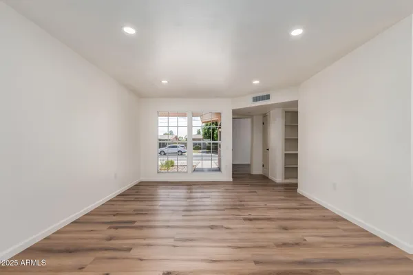 Property Slideshow image 3 of 21 | 10554 w granada dr, Sun City, AZ, 85373