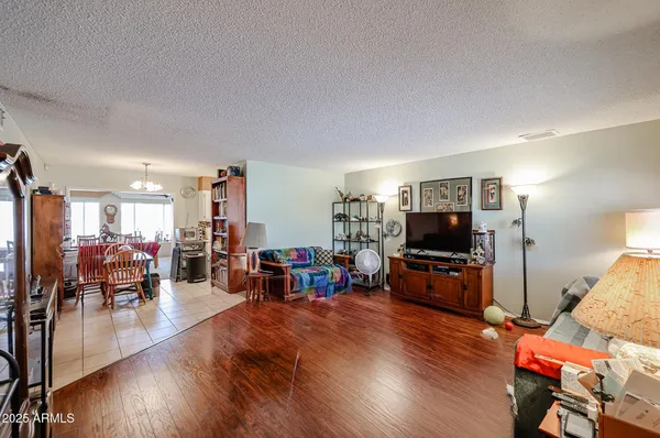 Property Slideshow image 2 of 25 | 10201 w caron dr, Sun City, AZ, 85351