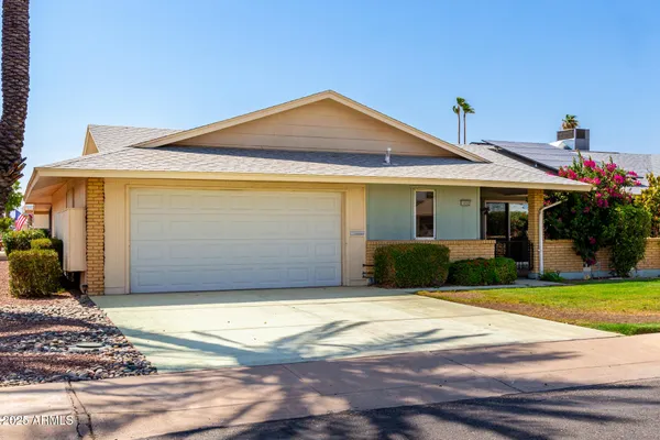 Property Slideshow image 2 of 28 | 10202 n 105th dr, Sun City, AZ, 85351