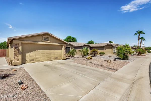 Property Slideshow image 3 of 23 | 3920 e runaway bay pl, Chandler, AZ, 85249