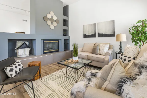 Property Slideshow image 2 of 37 | 34476 n 68th way, Scottsdale, AZ, 85266