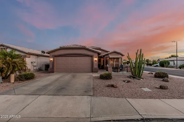 Property Slideshow image 2 of 54 | 1361 e torrey pines ln, Chandler, AZ, 85249