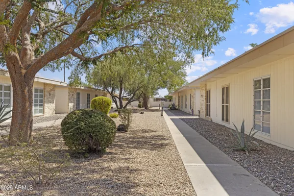 Property Slideshow image 2 of 27 | 10140 w campana dr, Sun City, AZ, 85351