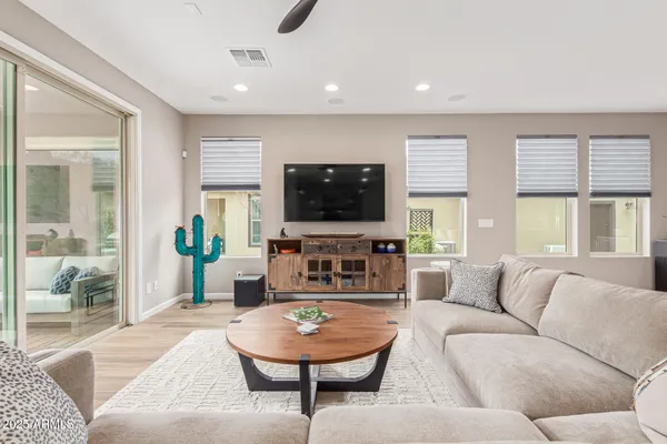 Property Slideshow image 2 of 39 | 3261 maverick dr, Wickenburg, AZ, 85390