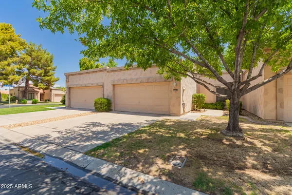 Property Slideshow image 3 of 38 | 19249 n 93rd dr, Peoria, AZ, 85382