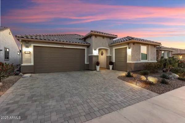 Property Slideshow image 3 of 56 | 27453 w wahalla ln, Buckeye, AZ, 85396