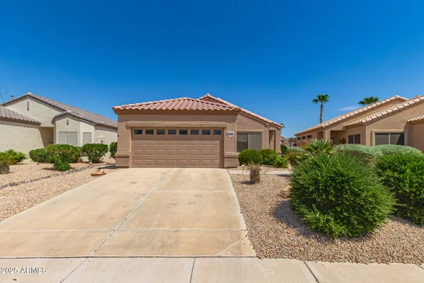 Property Slideshow image 2 of 39 | 15844 w arrowhead dr, Surprise, AZ, 85374