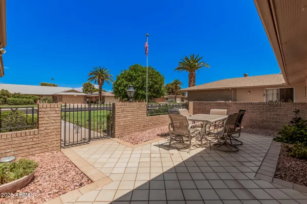 Property Slideshow image 3 of 28 | 9705 w oak ridge dr, Sun City, AZ, 85351