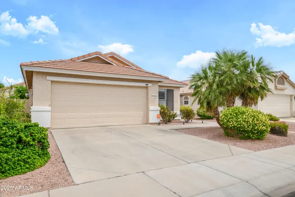 Property Slideshow image 2 of 27 | 17614 w arcadia dr, Surprise, AZ, 85374