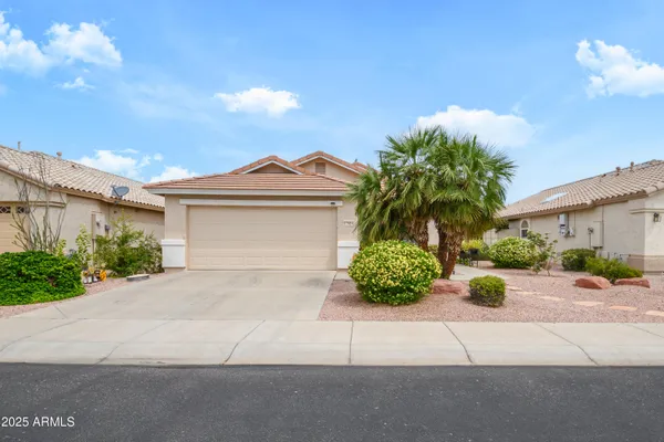 Property Slideshow image 3 of 27 | 17614 w arcadia dr, Surprise, AZ, 85374