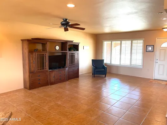 Property Slideshow image 2 of 45 | 9513 w cottonwood dr, Sun City, AZ, 85373