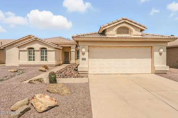 Property Slideshow image 2 of 78 | 15514 w piccadilly rd, Goodyear, AZ, 85395
