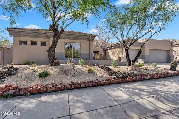 Property Slideshow image 2 of 53 | 6184 e dusty coyote cir, Scottsdale, AZ, 85266