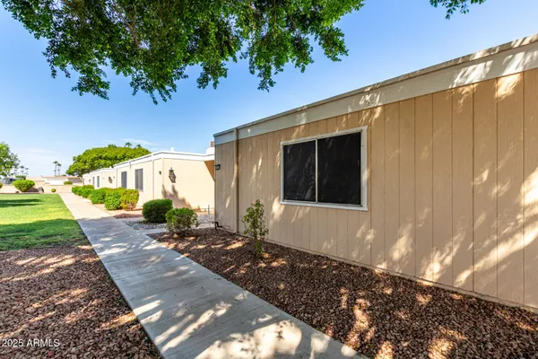 Property Slideshow image 2 of 19 | 10955 w coggins dr, Sun City, AZ, 85351