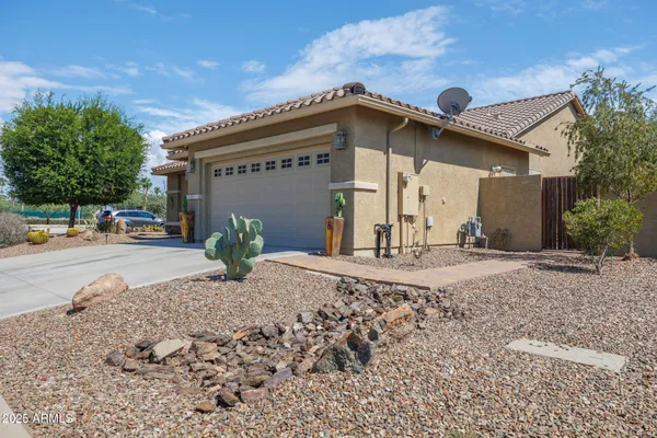 Property Slideshow image 3 of 37 | 5251 w posse dr, Eloy, AZ, 85131