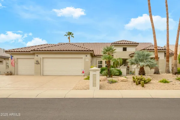 Property Slideshow image 3 of 35 | 15827 w linksview dr, Surprise, AZ, 85374