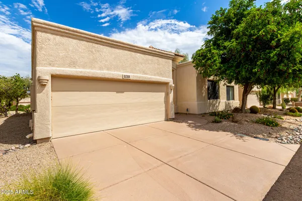 Property Slideshow image 2 of 45 | 25621 n sago dr, Rio Verde, AZ, 85263