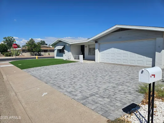 Property Slideshow image 2 of 32 | 5122 e emerald cir, Mesa, AZ, 85206