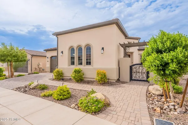 Property Slideshow image 3 of 79 | 472 e bracciano ave, San Tan Valley, AZ, 85140