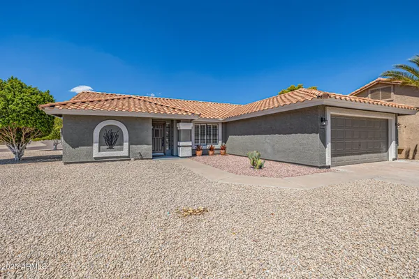 Property Slideshow image 3 of 41 | 9152 w oraibi dr, Peoria, AZ, 85382