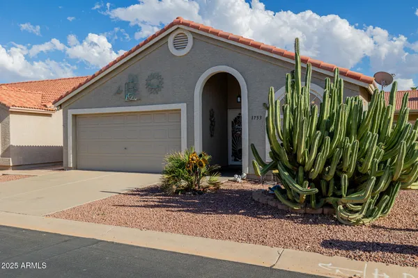 Property Slideshow image 3 of 49 | 1753 e palm beach dr, Chandler, AZ, 85249