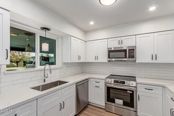 Property Slideshow image 3 of 26 | 131 n higley rd 21, Mesa, AZ, 85205