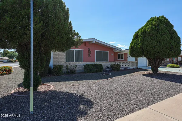 Property Slideshow image 2 of 30 | 10301 w salem dr, Sun City, AZ, 85351