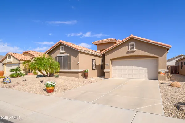 Property Slideshow image 3 of 32 | 17612 w ingleside dr, Surprise, AZ, 85374